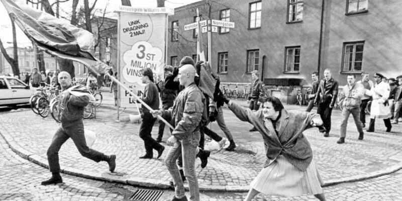 Danuta Danielsson, la donna che prende a borsate un nazista in Svezia